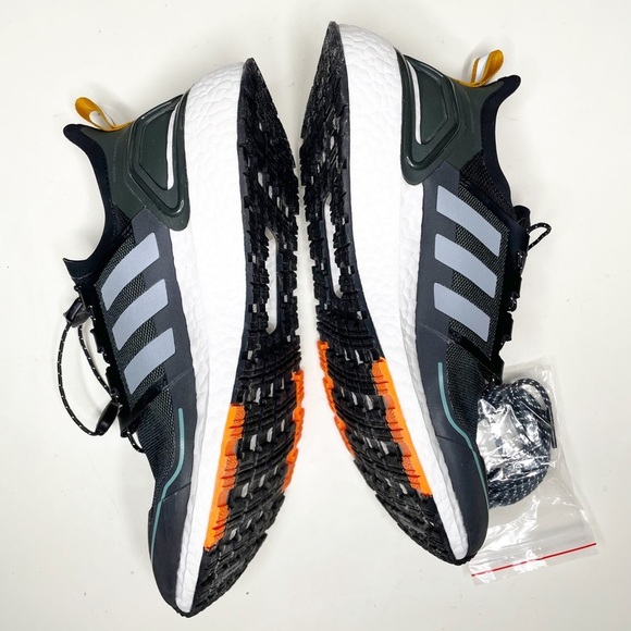 Adidas Men's Ultraboost Cold Ready Running Shoe Black Green Size 9 - Picture 4 of 14